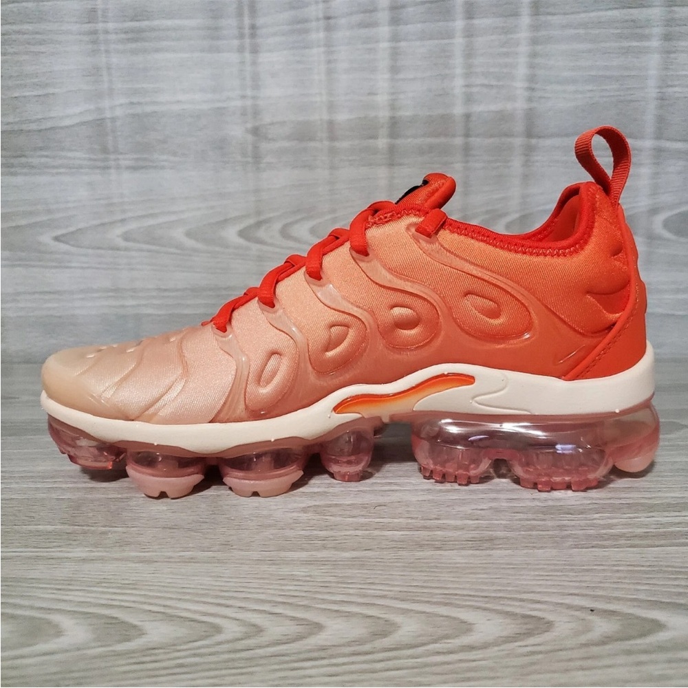 Women’s Nike Vapormax Plus Guava Ice Rush Orange Shoes Brand New With Box - Picture 10 of 14